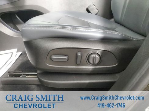 Used 2023 Buick Enclave Essence w/ Experience Buick Package AWD/4WD image 11