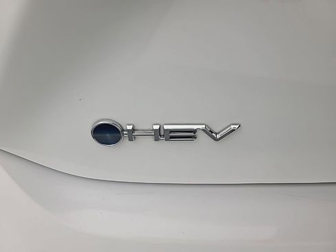 Used 2025 Toyota Camry SE image 12