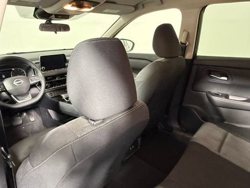 Used 2026 Nissan Rogue SV FWD image 32