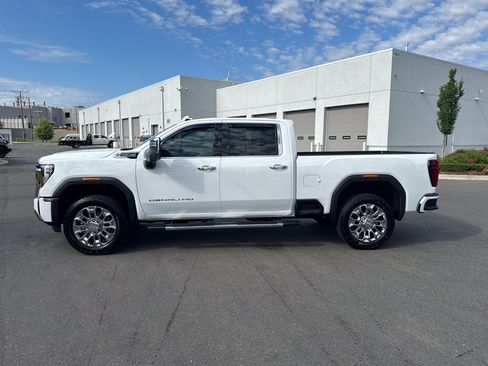 Used 2026 GMC Sierra 2500 Denali AWD/4WD image 7