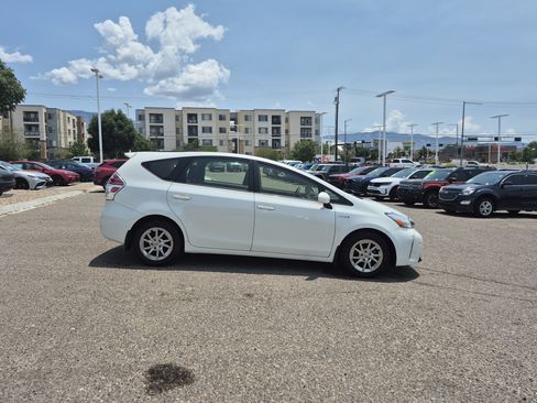 Used 2016 Toyota Prius V Two FWD image 6