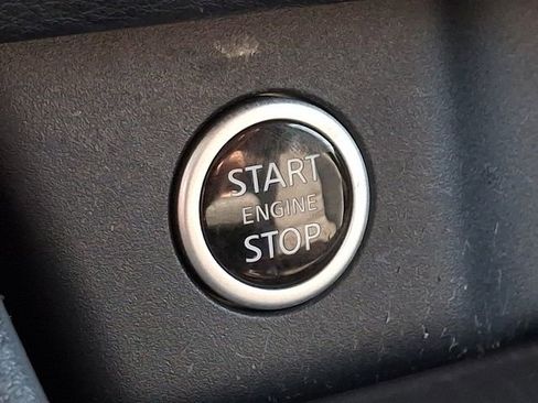 Used 2023 Nissan Rogue SV AWD/4WD image 22