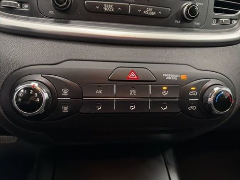 Used 2017 Kia Sorento LX image 22