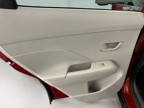 Used 2024 Hyundai Kona SEL image 27