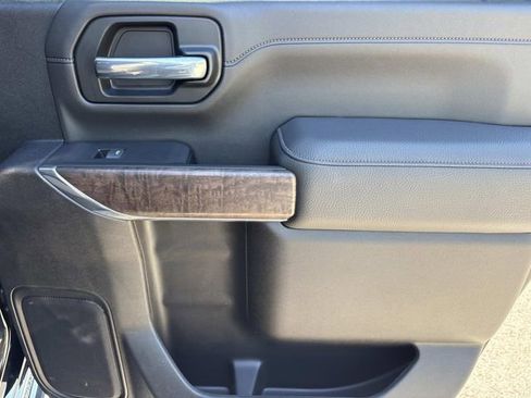 Used 2023 GMC Sierra 3500 Denali w/ Denali Ultimate Package image 20