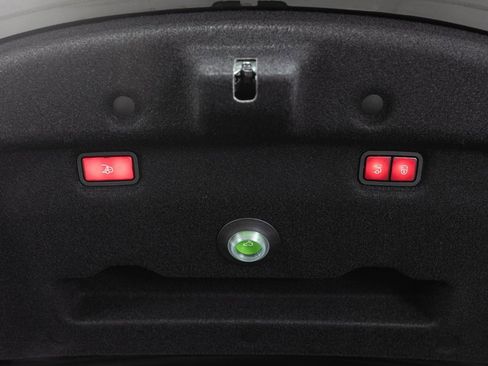 Used 2024 Mercedes-Benz SL 63 AMG 4MATIC image 32