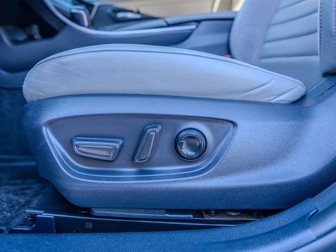 Used 2020 Toyota Avalon Touring image 28