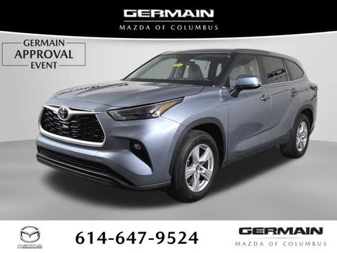 Used 2023 Toyota Highlander LE image 1