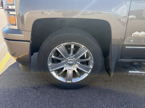 Used 2014 Chevrolet Silverado 1500 High Country w/ High Country Premium Package AWD/4WD image 9