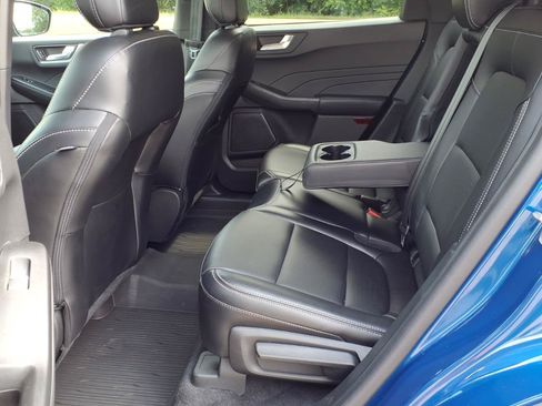 Used 2023 Ford Escape Platinum AWD/4WD image 5