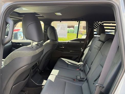 Used 2024 Lexus GX 550 AWD/4WD image 19