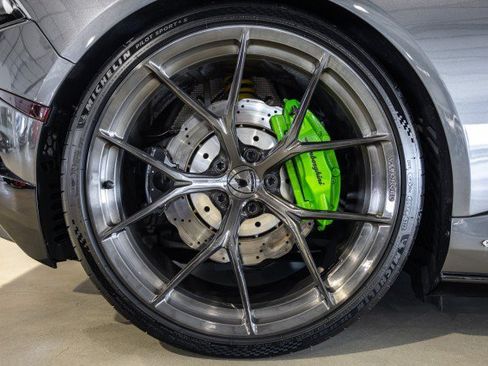 Used 2021 Lamborghini Huracan EVO RWD image 24