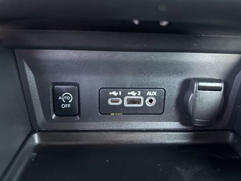 Certified 2025 Nissan Sentra SR w/ SR Premium Package image 26