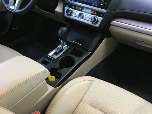 Used 2017 Subaru Outback 2.5i Limited image 18