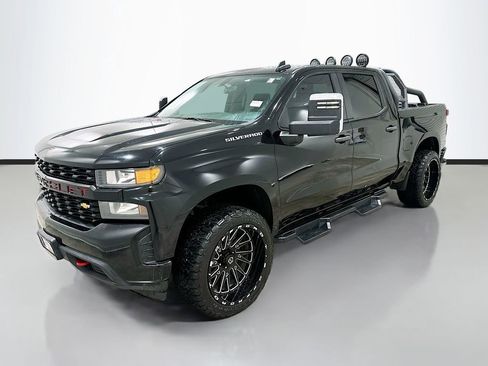 Used 2020 Chevrolet Silverado 1500 Custom w/ Custom Value Package RWD image 3