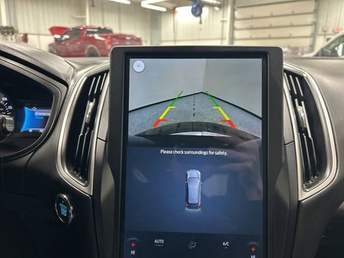 Used 2024 Ford Edge SEL w/ Convenience Package image 17