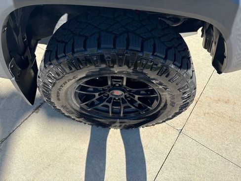 Used 2021 Toyota Tacoma TRD Pro AWD/4WD image 9