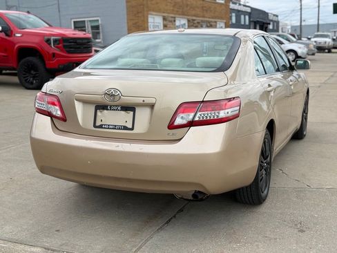 Used 2010 Toyota Camry LE FWD image 7