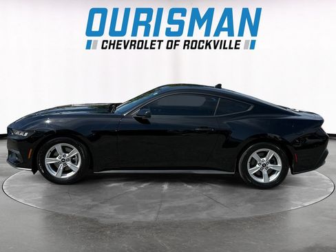 Used 2024 Ford Mustang Coupe RWD image 3