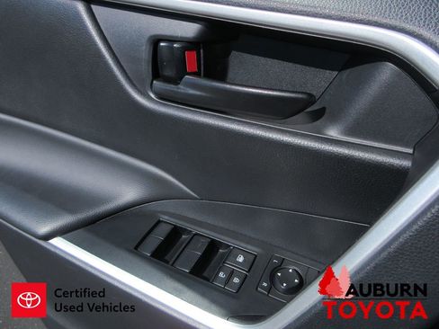 Used 2024 Toyota RAV4 LE image 33