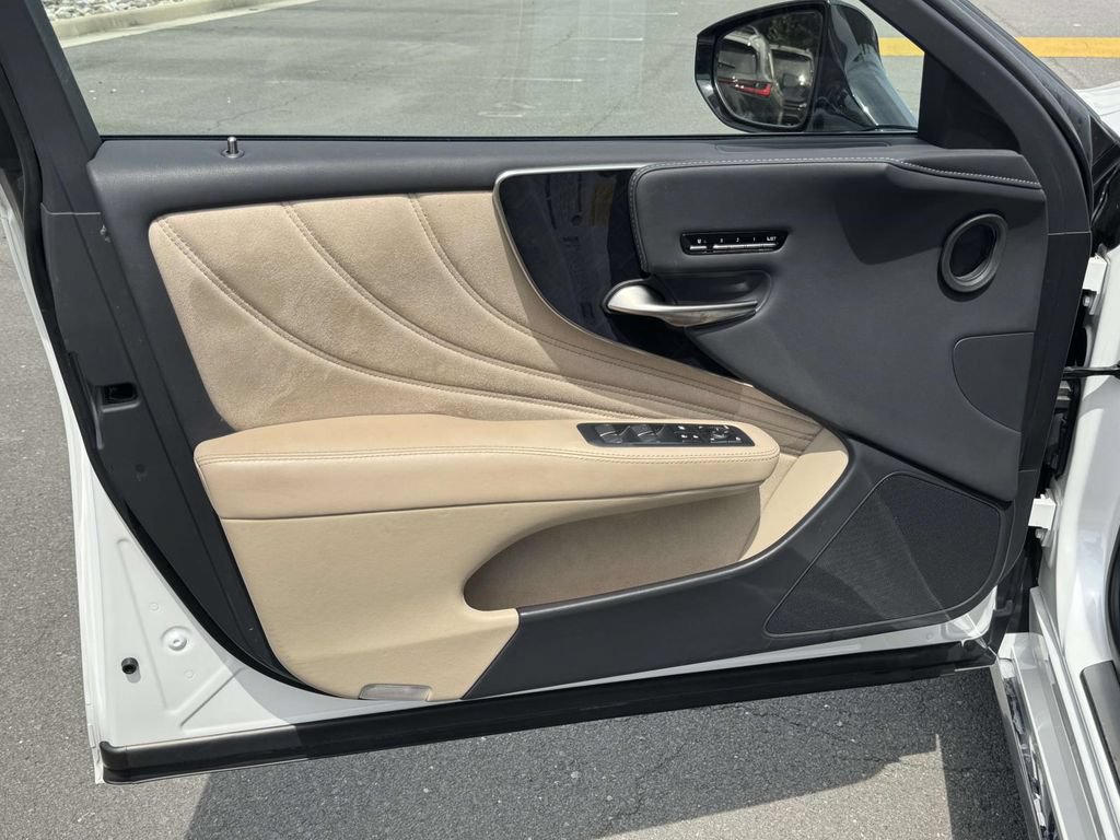 Used 2023 Lexus LS 500 AWD w/ Interior Upgrade Package image 12