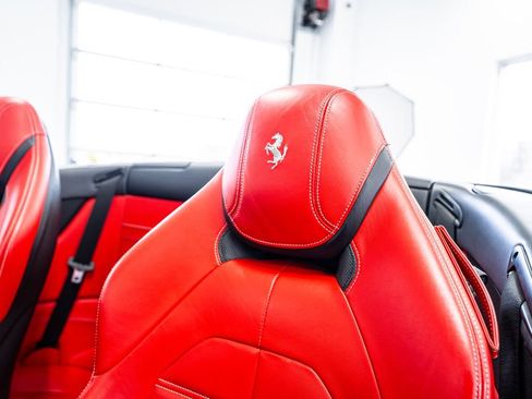 Used 2017 Ferrari California T image 44