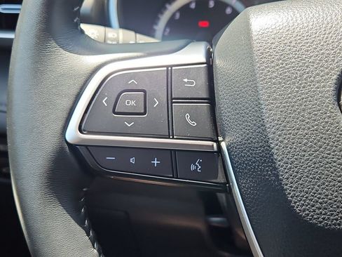 Used 2023 Toyota Highlander XLE AWD/4WD image 26