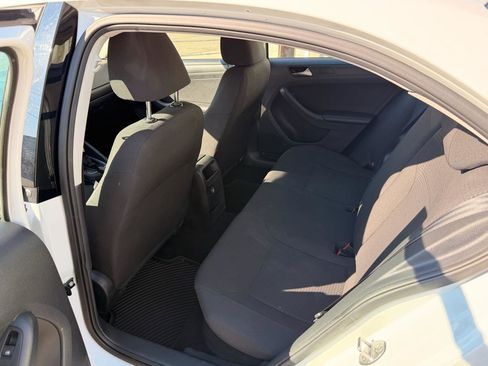 Used 2015 Volkswagen Jetta S image 18
