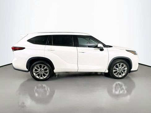Used 2021 Toyota Highlander Limited FWD image 7