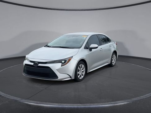 Used 2024 Toyota Corolla LE FWD image 4