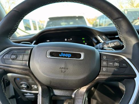 Used 2023 Jeep Grand Cherokee 4WD 4xe w/ Luxury Tech Group II image 19