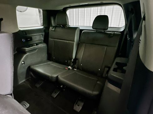 Used 2025 Hyundai Santa Fe SEL FWD image 30