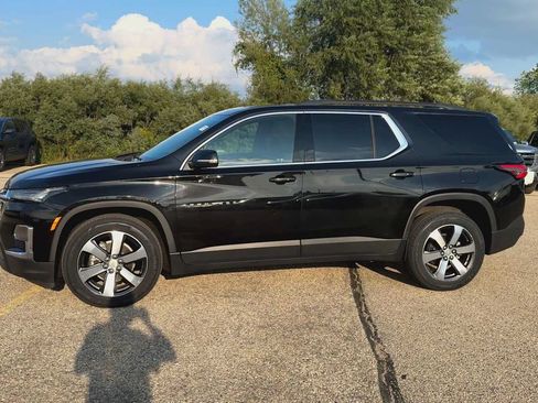 Certified 2023 Chevrolet Traverse LT w/ LT Premium Package AWD/4WD image 5