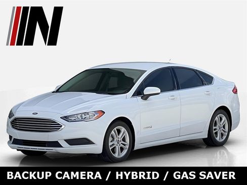 Used 2018 Ford Fusion SE image 1