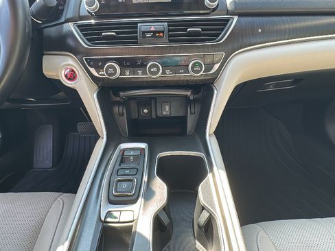 Used 2020 Honda Accord Touring image 22