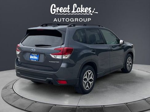 Used 2024 Subaru Forester Premium image 5