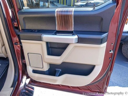 Used 2015 Ford F150 Lariat w/ Equipment Group 502A Luxury AWD/4WD image 25