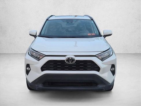Used 2021 Toyota RAV4 XLE Premium FWD image 2