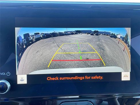 Used 2023 Toyota Venza LE image 29