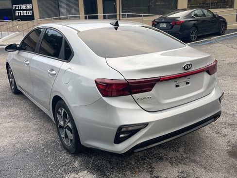 Used 2020 Kia Forte LXS FWD image 9