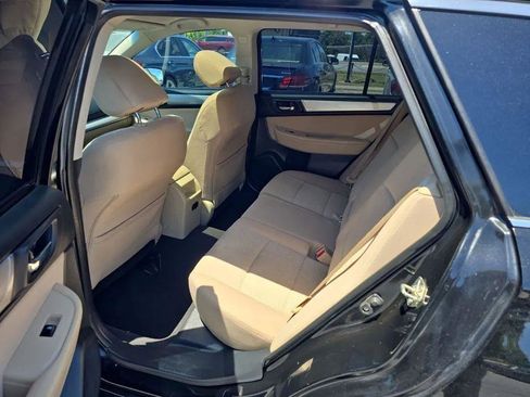 Used 2017 Subaru Outback 2.5i Premium AWD/4WD image 12