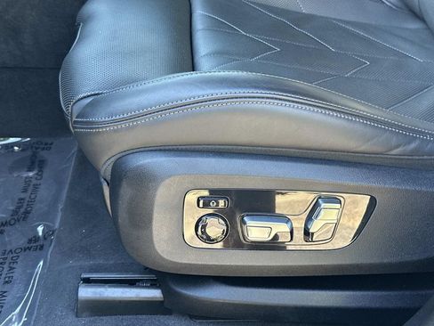 Used 2025 BMW XM AWD/4WD image 25