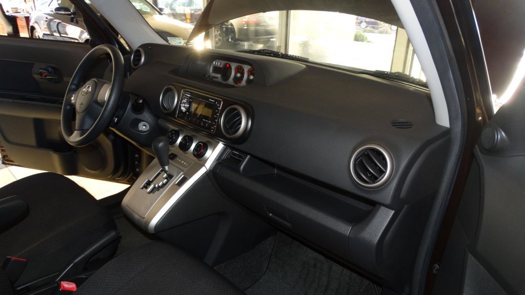 Used 2008 Scion xB FWD image 9