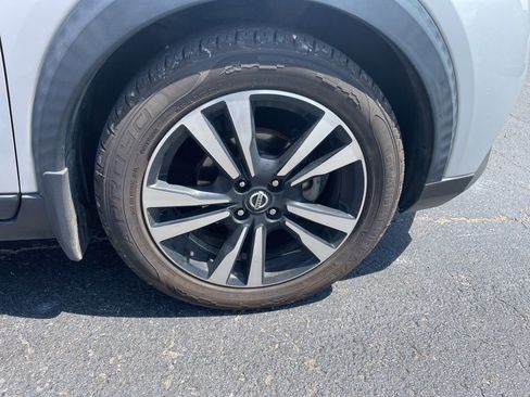 Used 2020 Nissan Kicks SV FWD image 9
