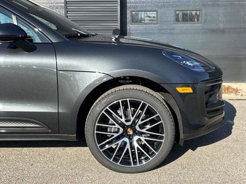 Used 2026 Porsche Macan AWD/4WD image 14