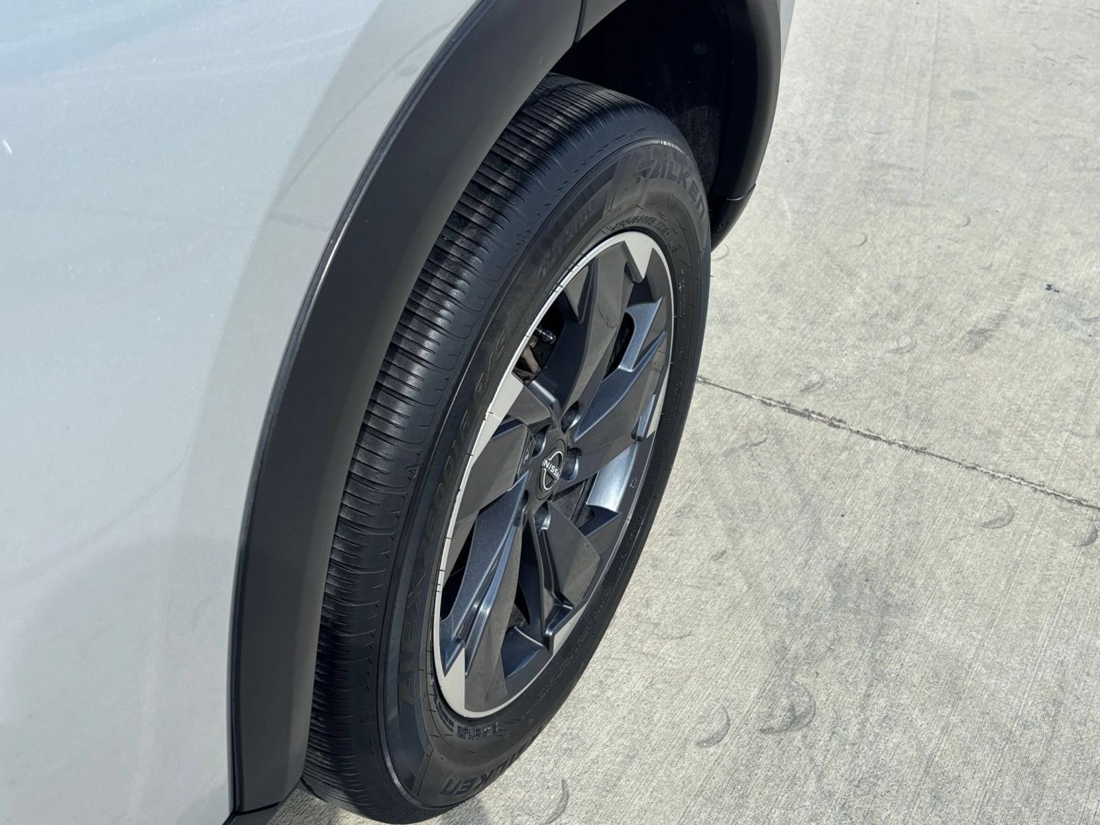Used 2025 Nissan Rogue SV FWD image 31