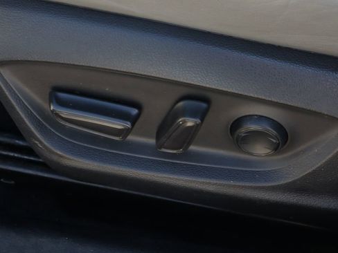 Used 2020 Toyota Avalon XSE image 19