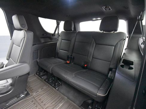 Used 2024 GMC Yukon XL SLT image 45