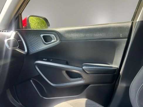 Used 2020 Kia Soul GT-Line FWD image 7
