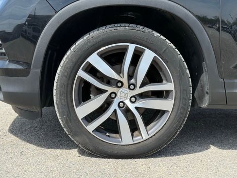 Used 2017 Honda Pilot Touring image 12